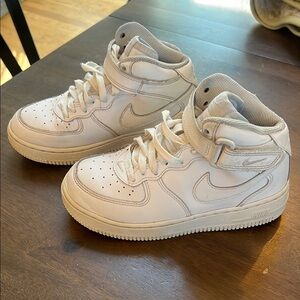 Nike Air Force 1 Mid White - Kid size 1Y